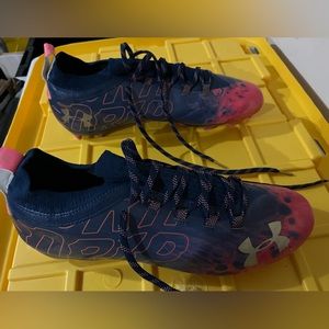 ATTENTION FOOTBALL PLAYERS! DISCOUNTED CLEATS!  Under armour mens 13.5